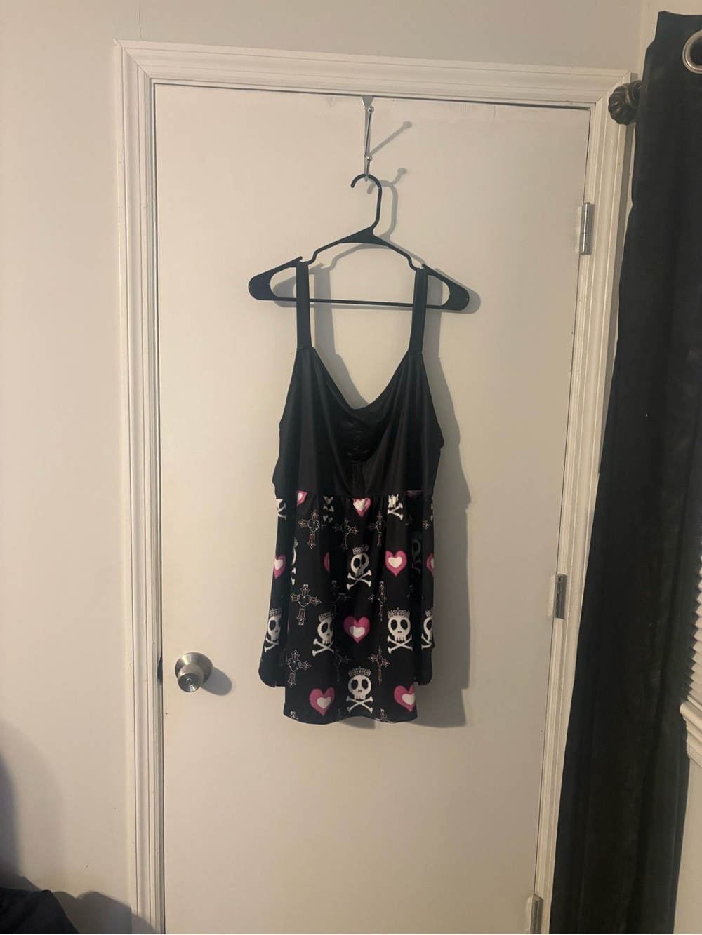 Rosegal Black Skull & Heart Print Tankini Top-size xxl